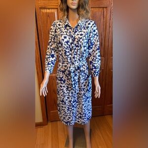 Monteau Los Angeles Women’s Dress Size Large Blue & White Floral Buttons